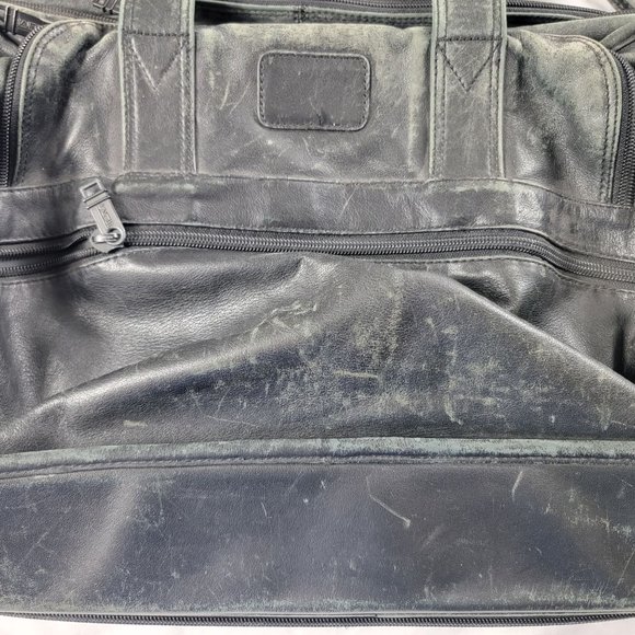 Tumi Alpha Black Leather Expandable Organizer Briefcase Bag Casual Travel Work - Picture 3 of 11